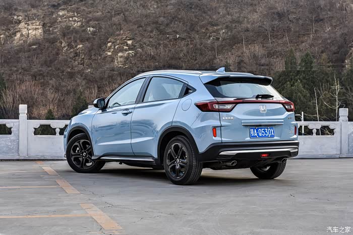新鲜车影新锐且时尚预算有限的年轻人本田xrv值得一看