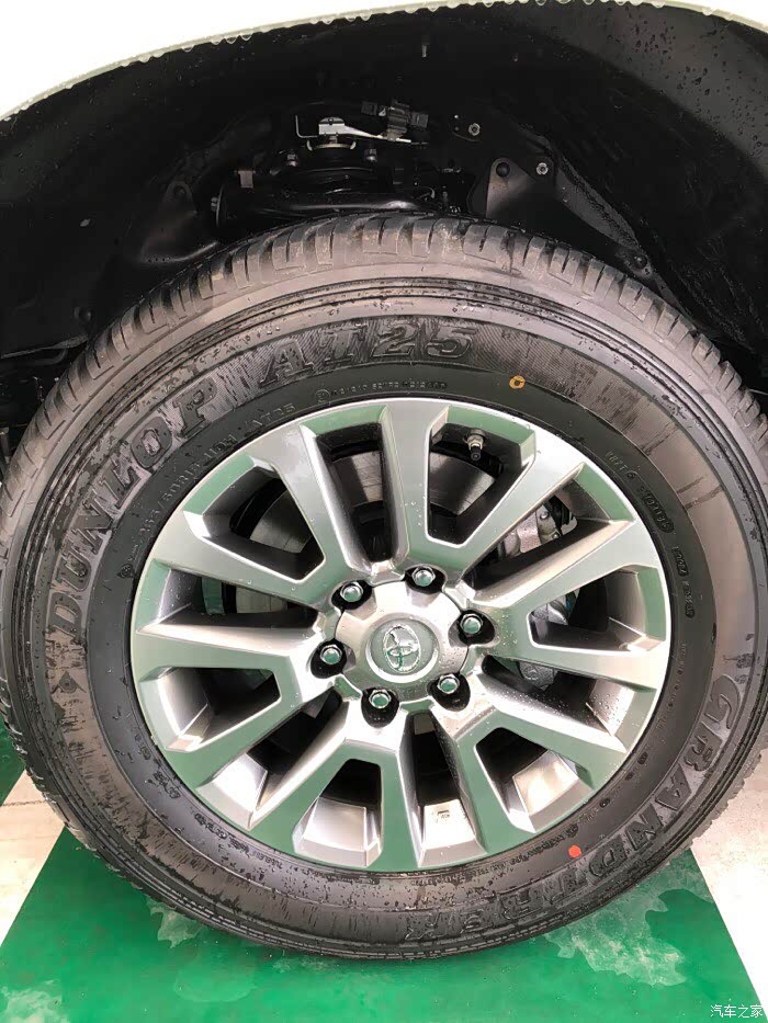 刚提新普拉多轮胎出售