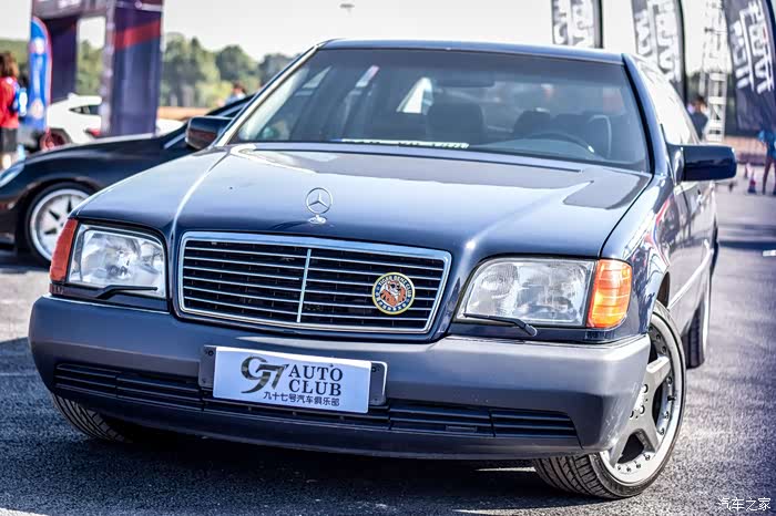 虎头奔s500,那个年代买这车什么家庭!