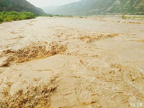 黄河水流速非常快.