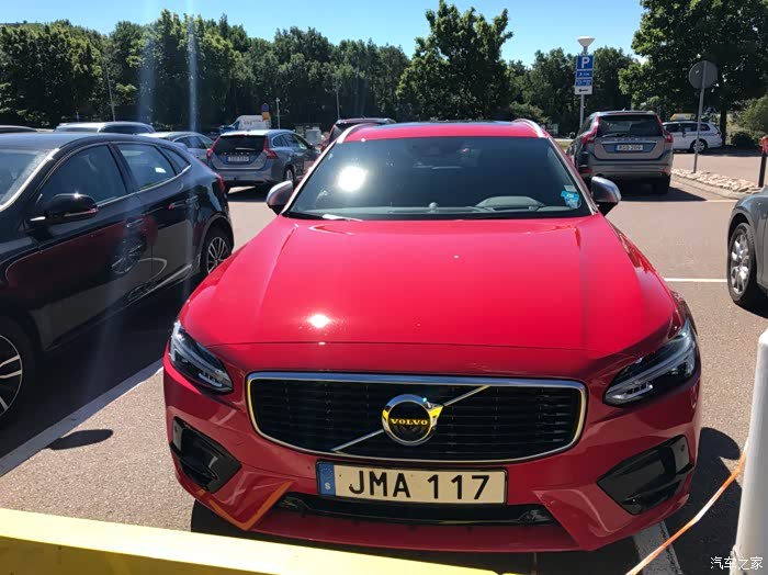 【图】给你们看看国内没有的骚红色v90_沃尔沃v系列论坛_汽车之家论坛