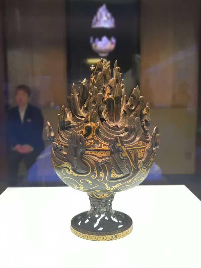 云蒸霞蔚海中仙山—— 错金博山炉 1968年满城县陵山中山靖王刘胜墓