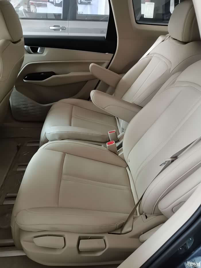 今天来看五菱凯捷了.