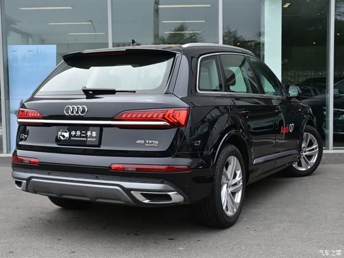 出2021年运动型奥迪q7一辆