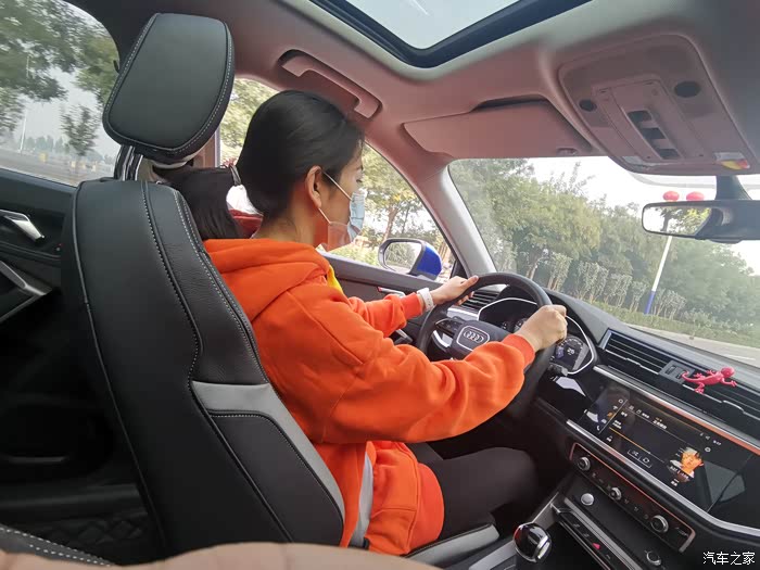 【十月大征集】美女与古城相约,奥迪q3与美好生活相伴