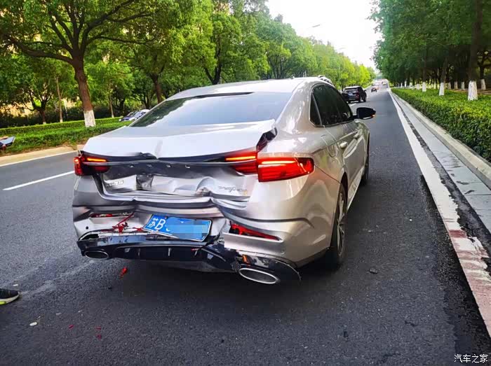 星瑞车祸现场直击