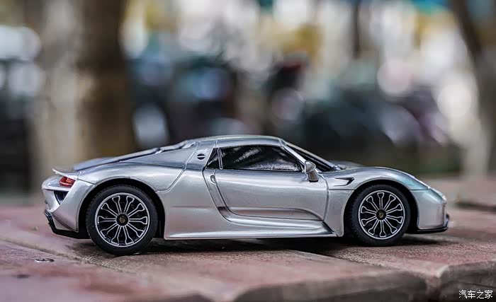 品鉴保时捷918spyder车模