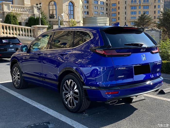 吸引眼球的极光蓝