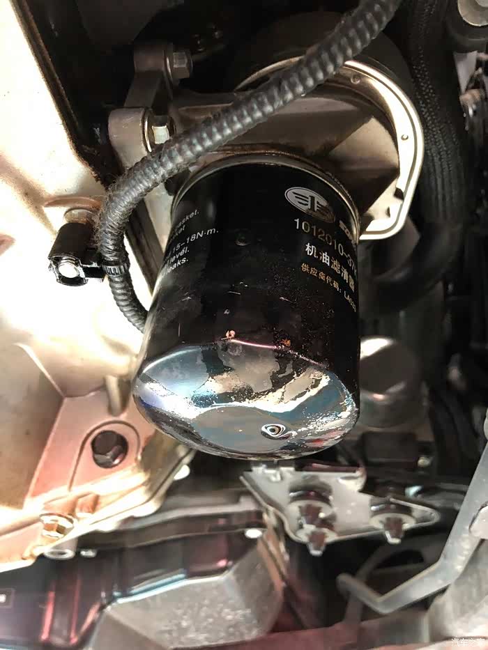 昨天刚换的机油机滤今天发现底盘渗油