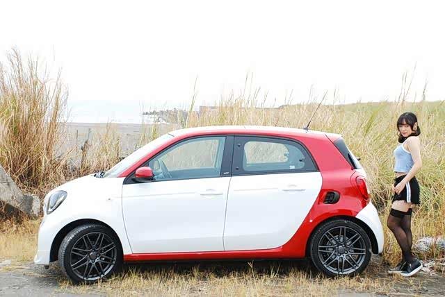 不以梅赛德斯为荣 超廉价的小资个性五门公主车 smart