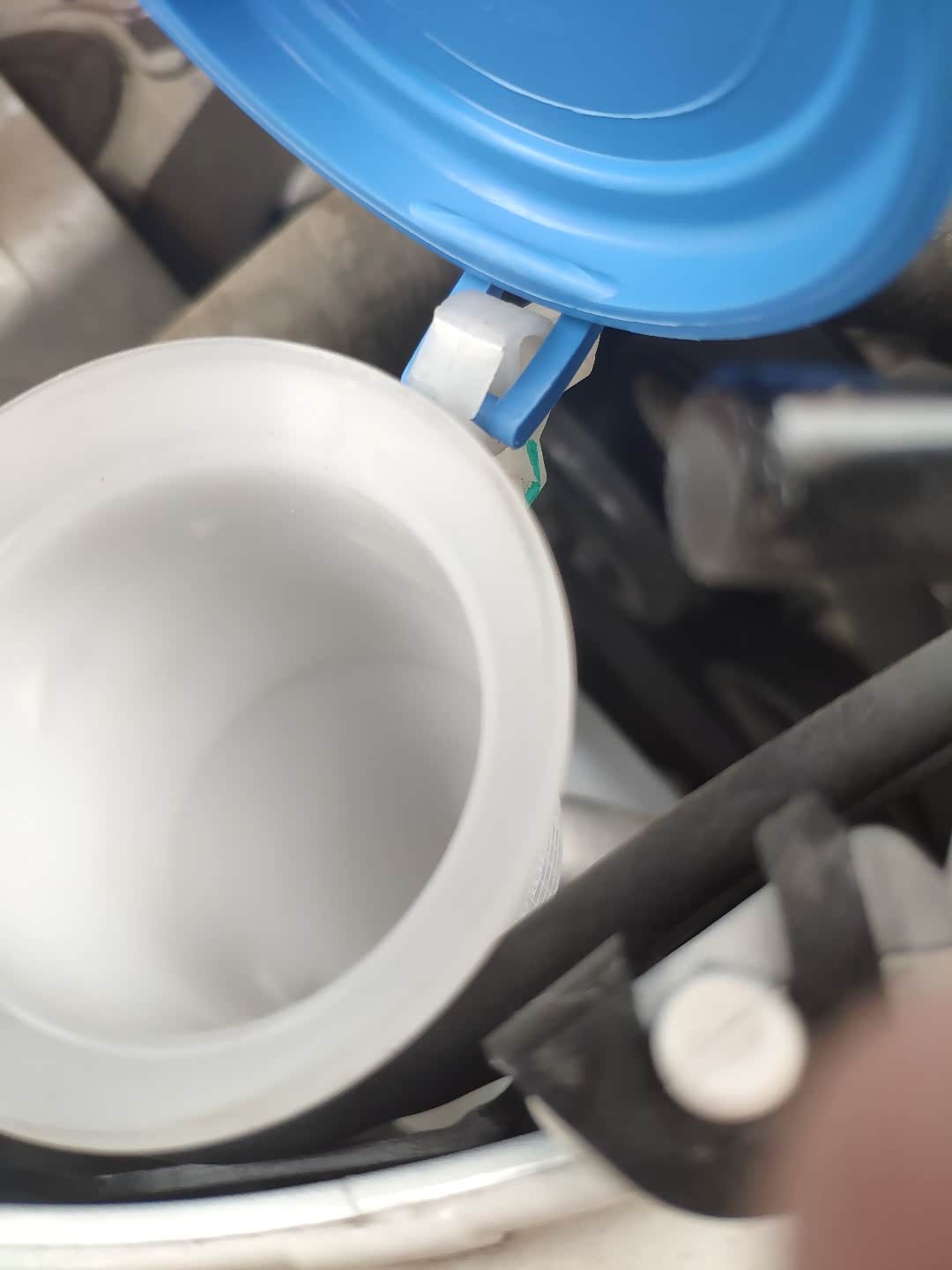 福克斯玻璃水的盖子是不是设计有问题