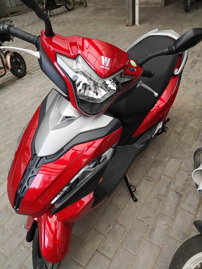 豪爵usr125红色运动版9300