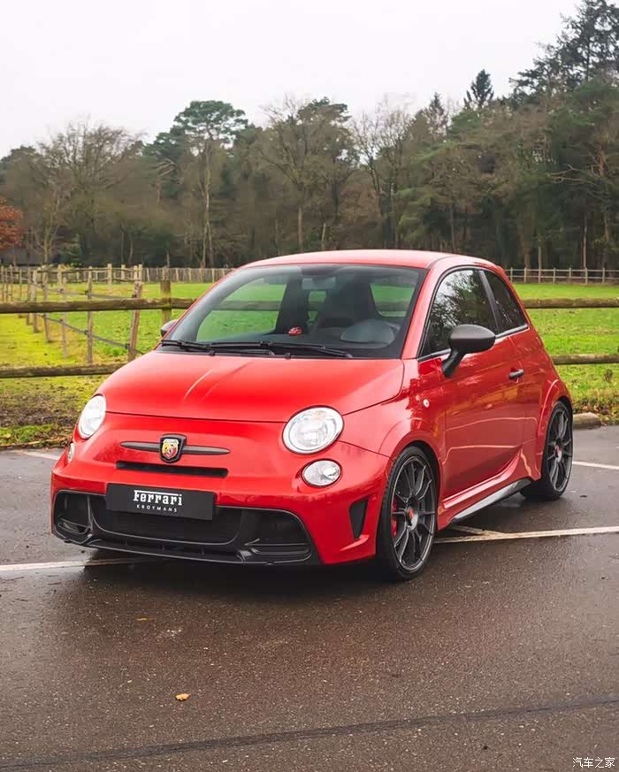 一枚漂亮的小红车[舔屏]