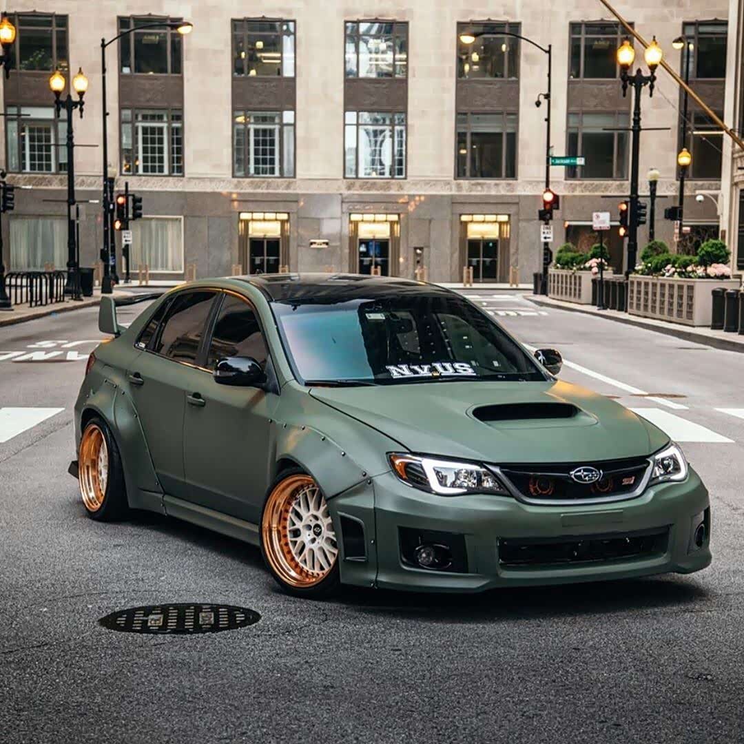 帅气的宽体斯巴鲁翼豹sti