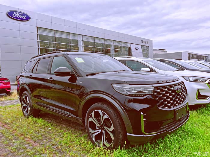 爱福特车友会会长北京探店福特全新探险者stline六座版实车到店