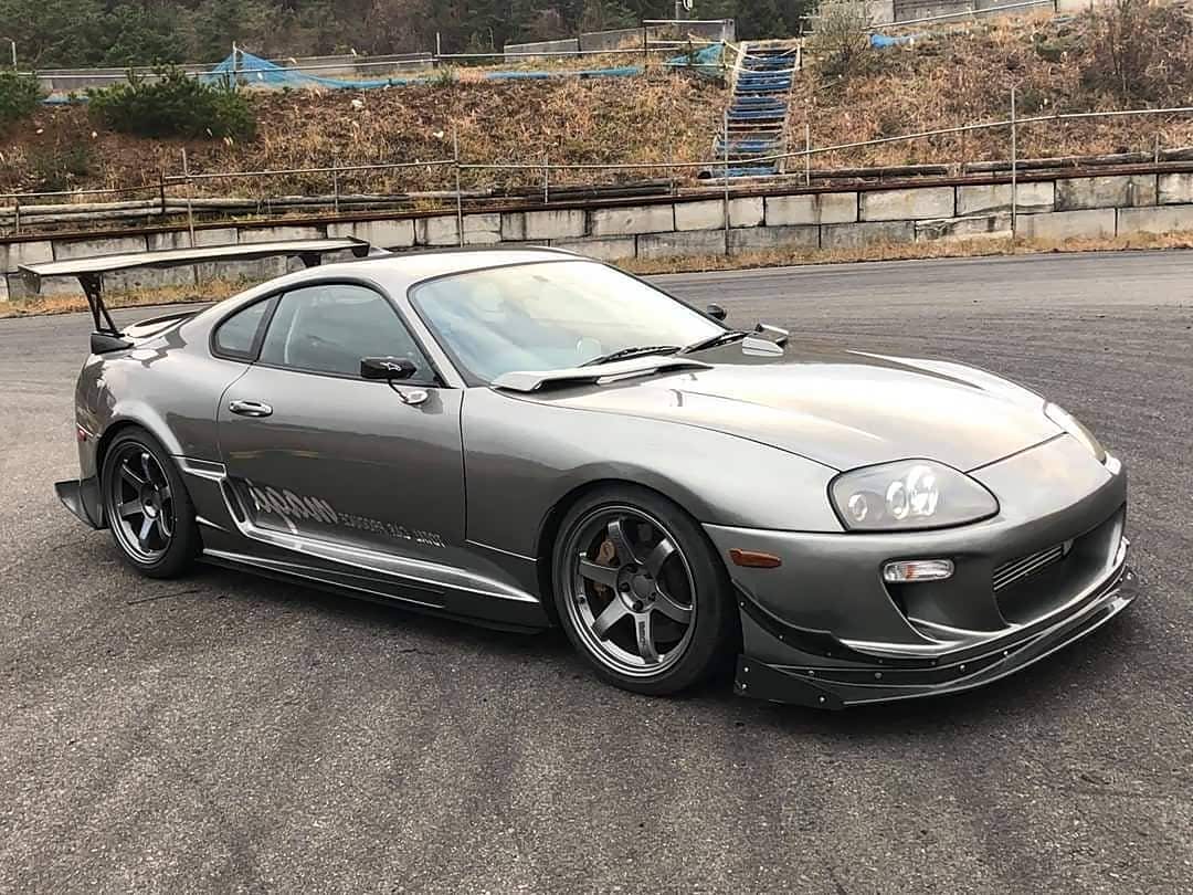 日常700匹牛魔王 toyota supra
