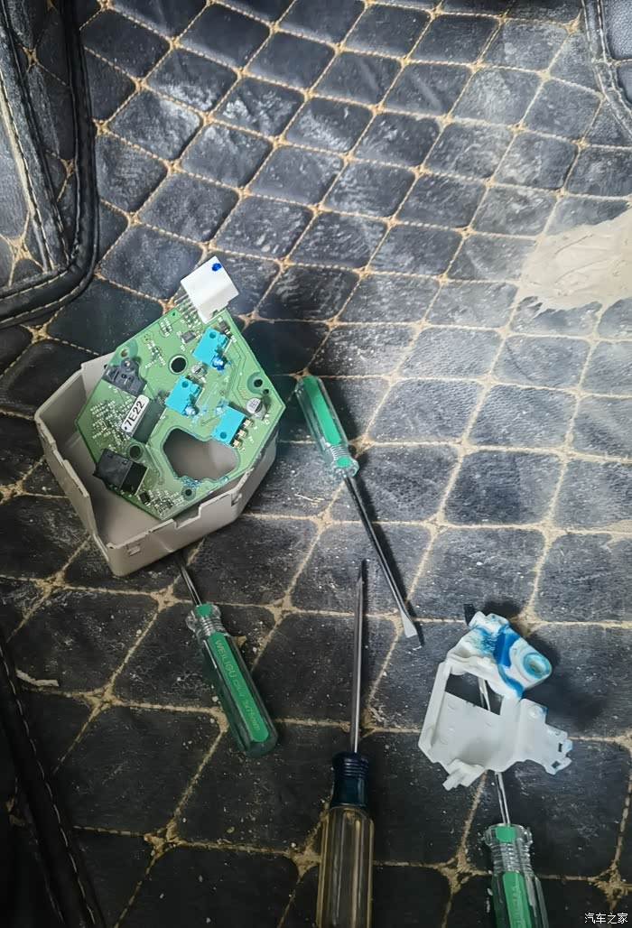 16改款天籁更换转向助力油