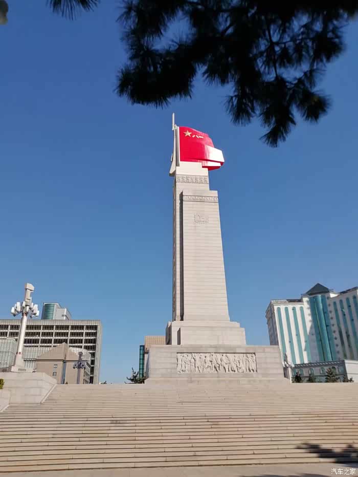 周末骑着电驴子采风英雄城南昌八一广场