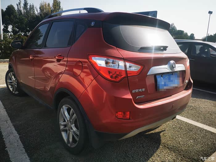 【图】时尚靓丽红色cs35在阳光下显得更加迷人_长安cs35论坛_汽车之家