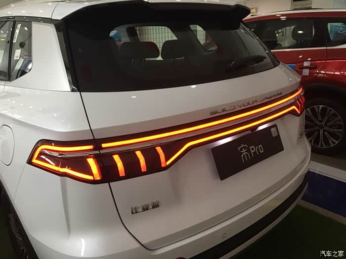 贯穿尾灯,不知道的还以为是啥百万豪车