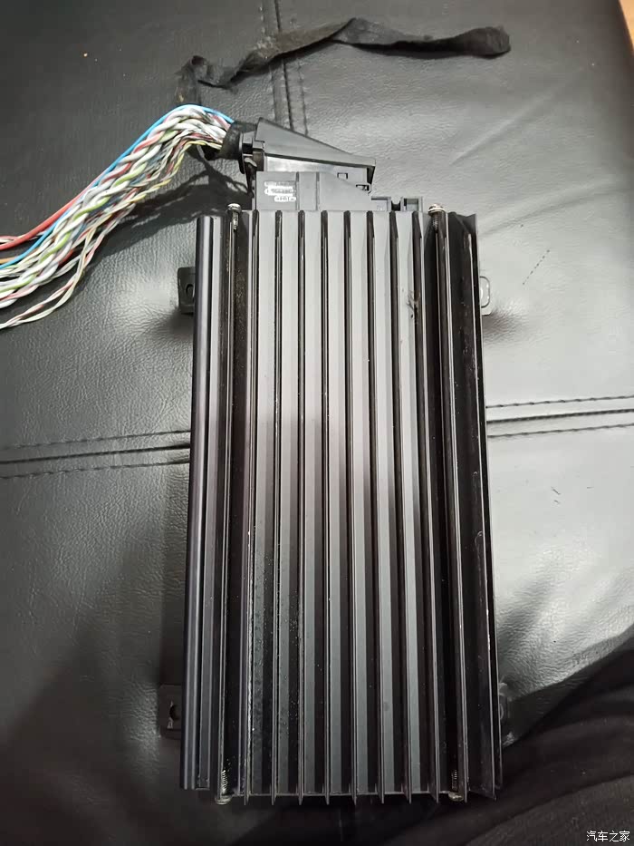 奔驰s500功放器谁知道怎么接线