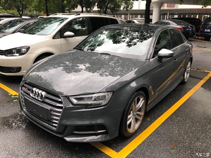 奥迪s3纳多灰水泥灰提车作业