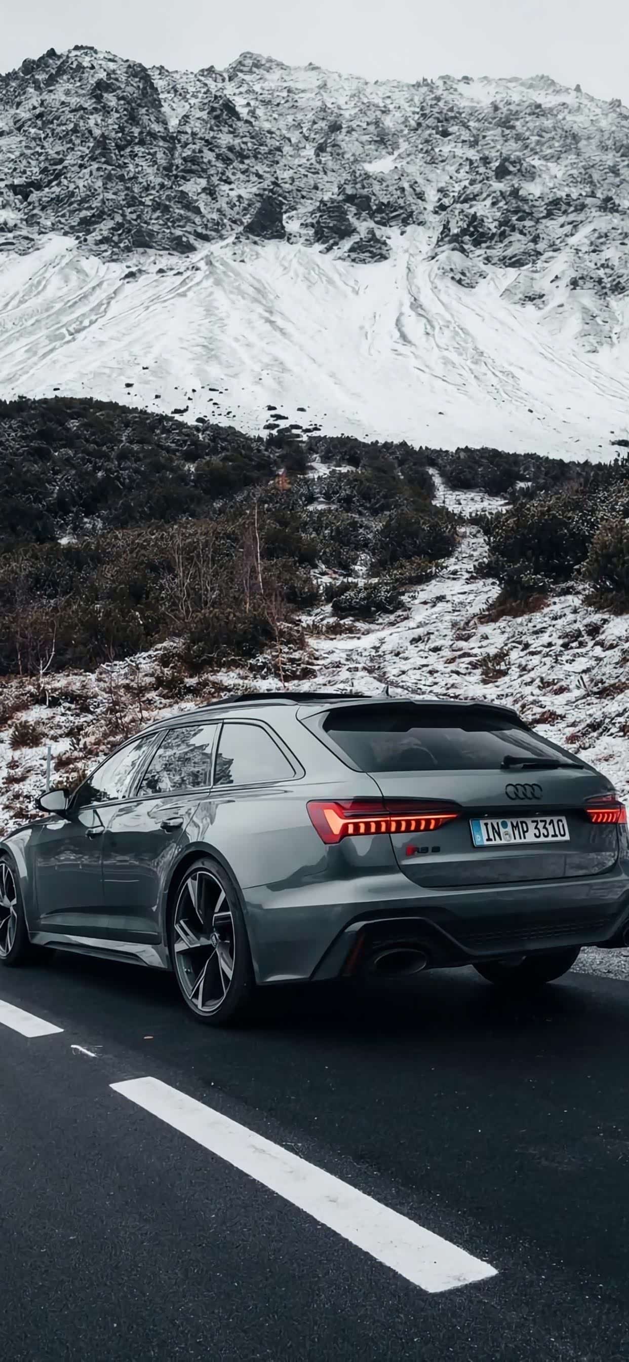 帅到可以当壁纸奥迪rs8