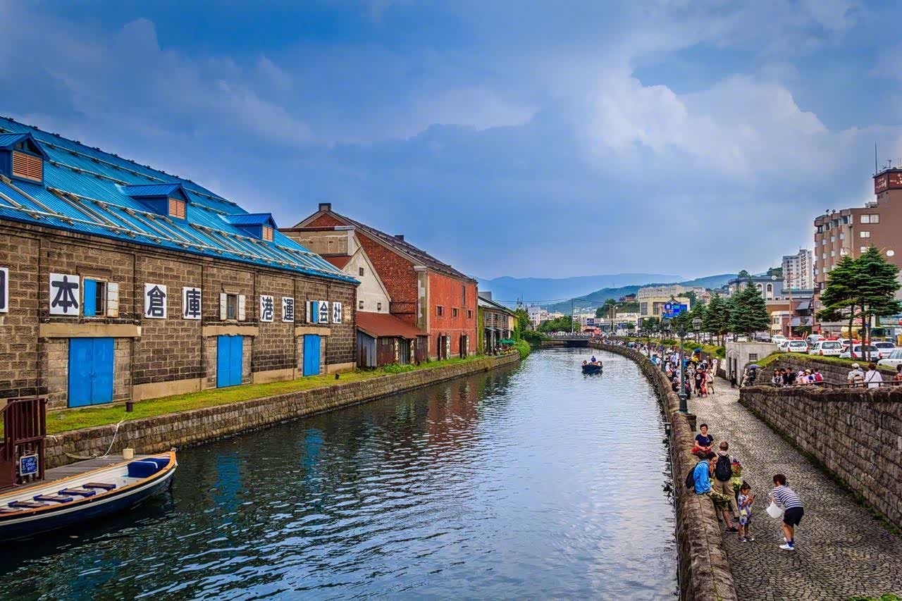 小樽运河是小樽乃至北海道的一大标志性景观