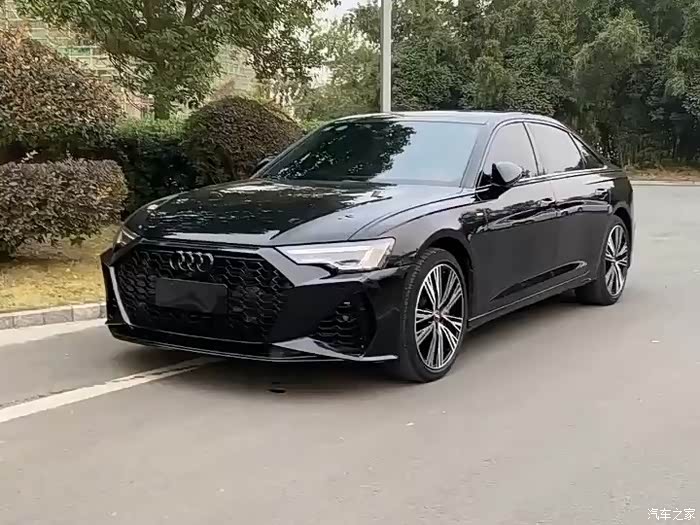 奥迪a6l改色贴膜黑武士