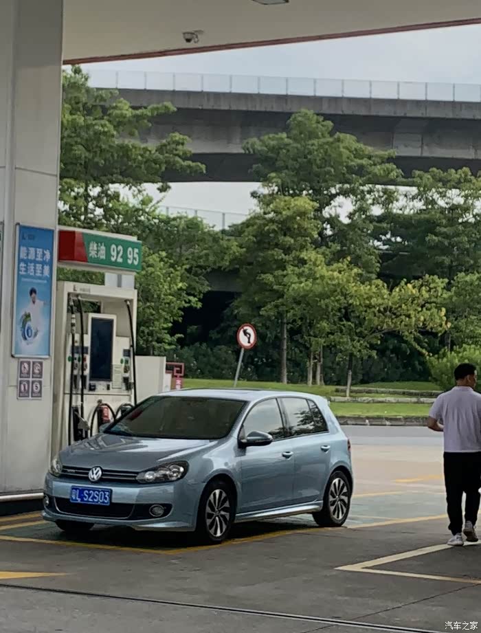 高尔夫小6蓝驱