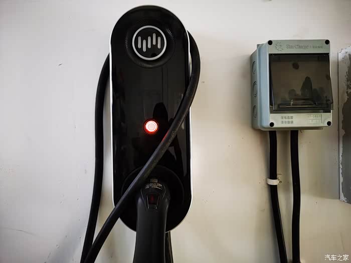 家里装的充电桩,用习惯了之后其实一点都不麻烦