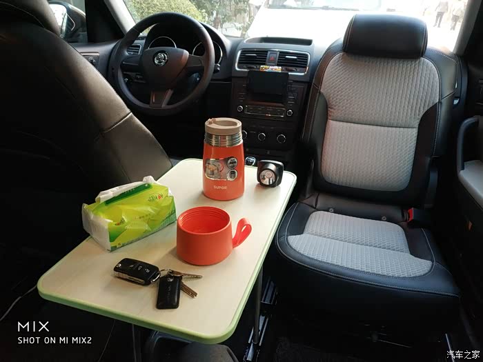 楼主车床不错的改制,建议将副驾改装成旋转座椅,增加车内空间感.