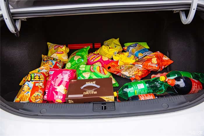 【年货采购】腾一腾后备箱的空间,荣威i6年货大作战