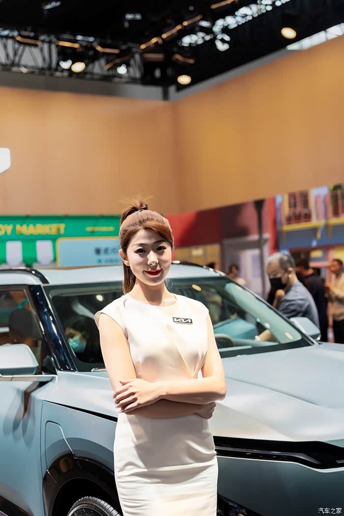 看看新车ev5起亚车模真漂亮