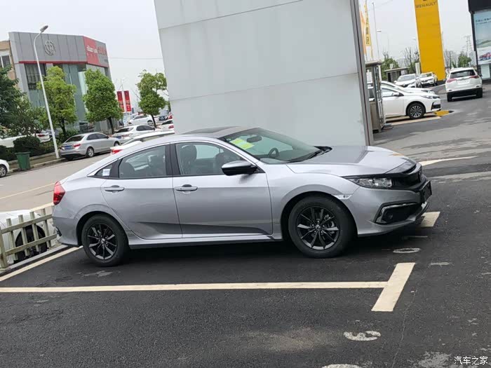 19思域圣辉银好还是白色好呢