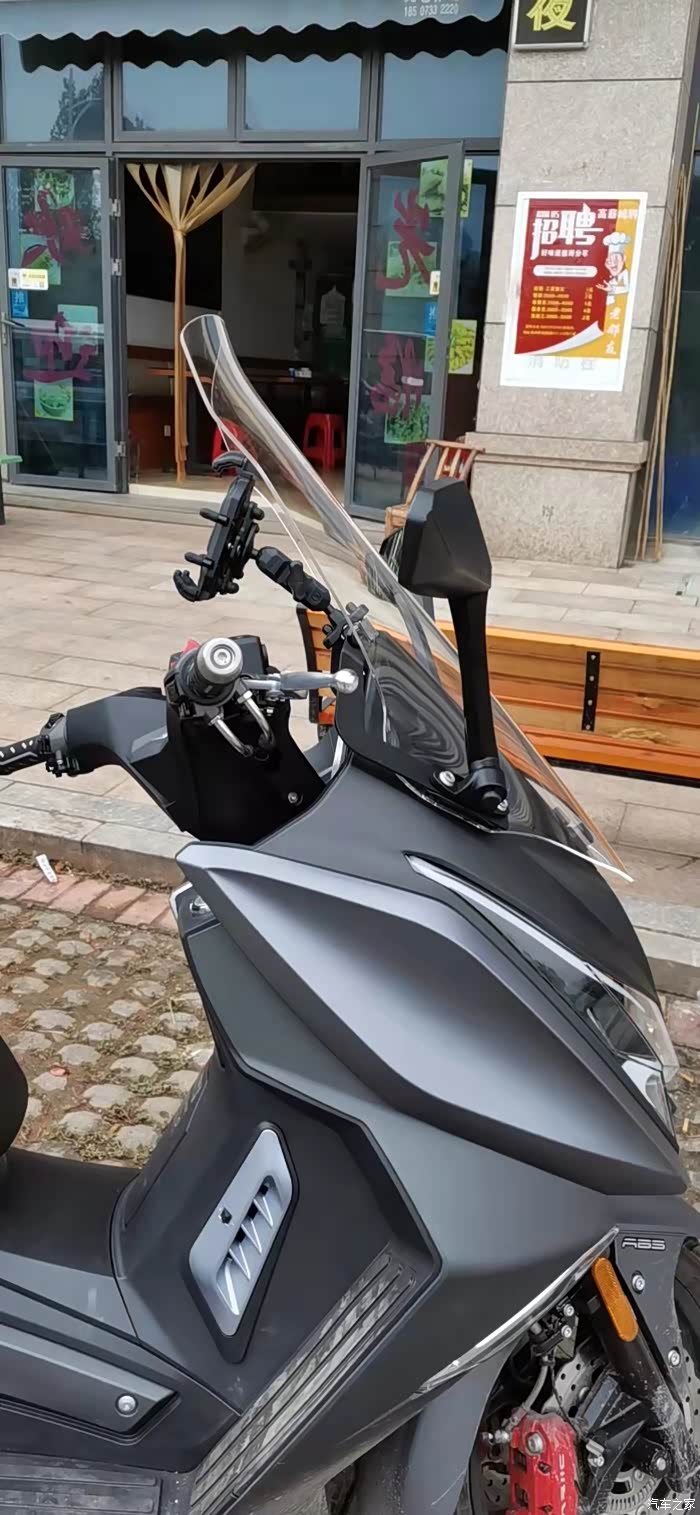 力刻318的车主前来报到