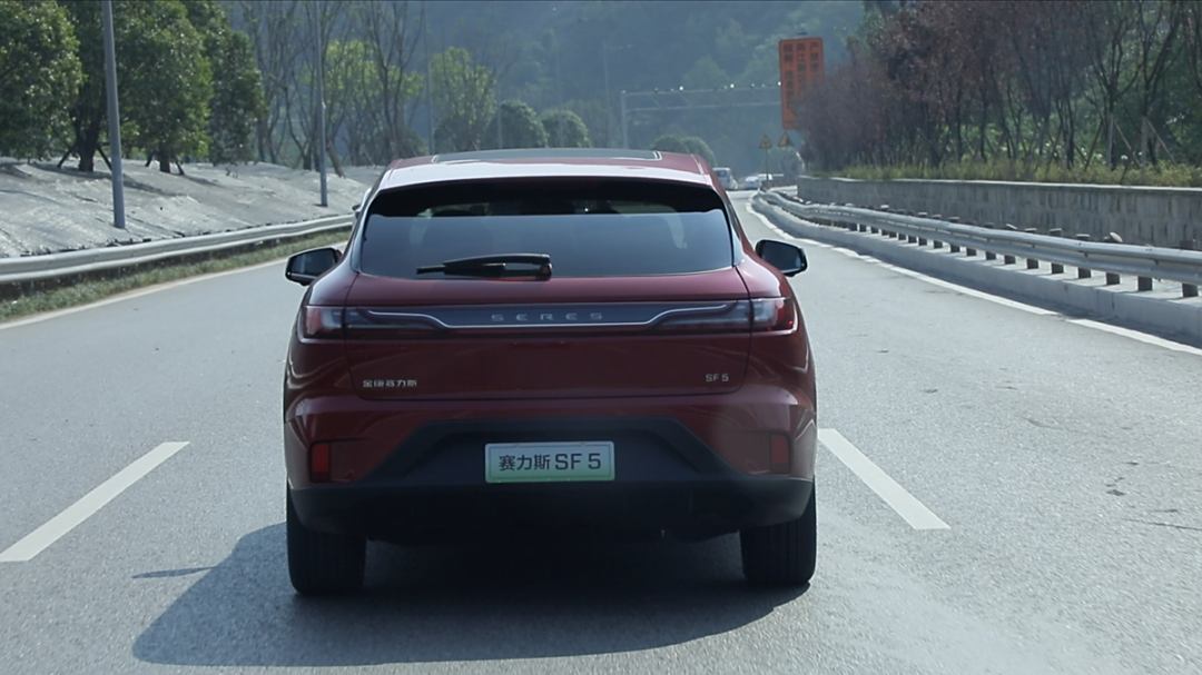 金康赛力斯5是东风小康旗下布局的新能源汽车品牌车型