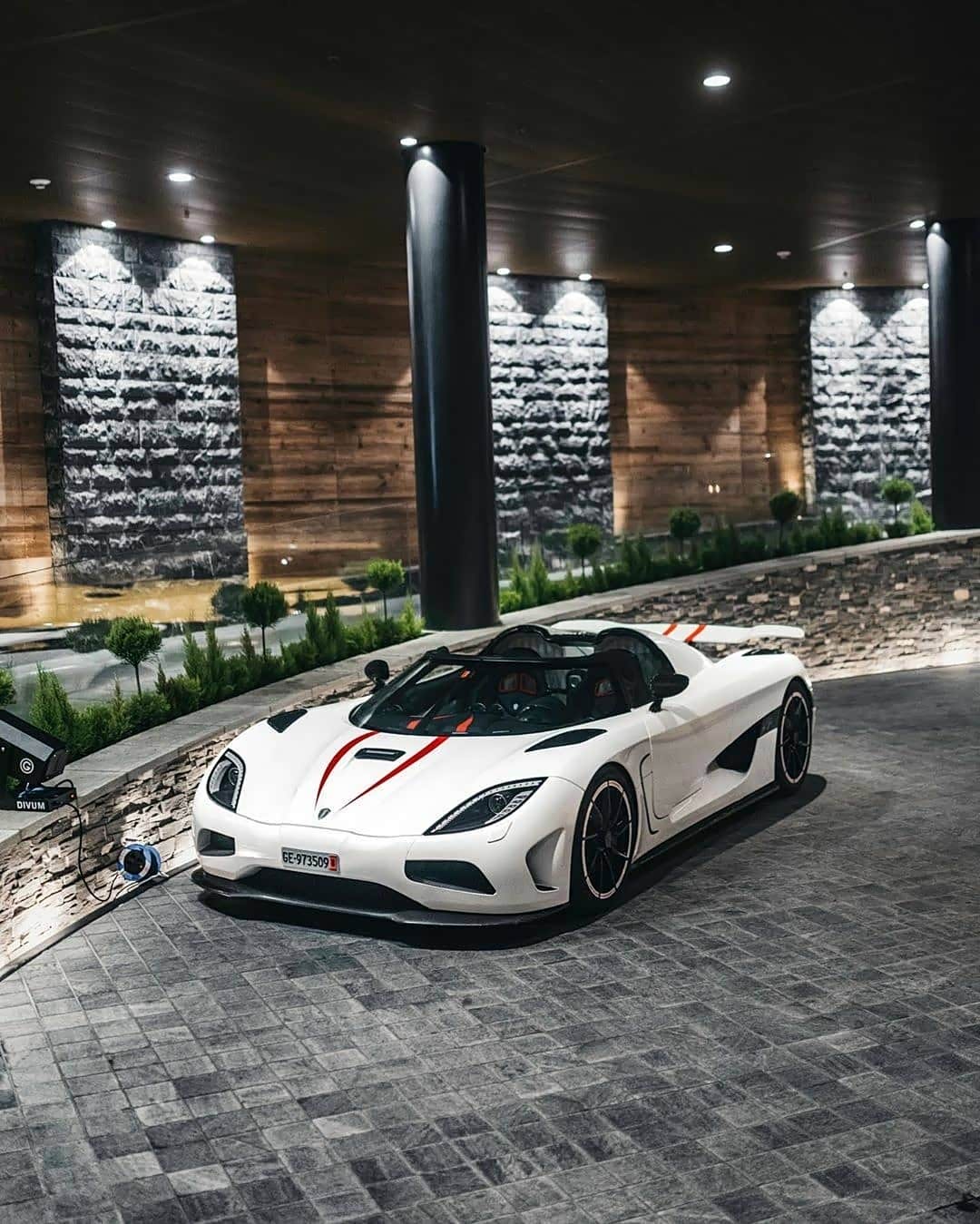 在国外上出街较多的一台柯尼塞格agera r!_科尼赛克论坛_手机汽车之家