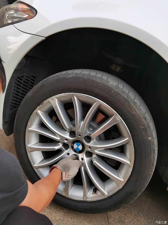 【图】老款五系换新轮毂轮胎_宝马5系论坛_汽车之家论坛