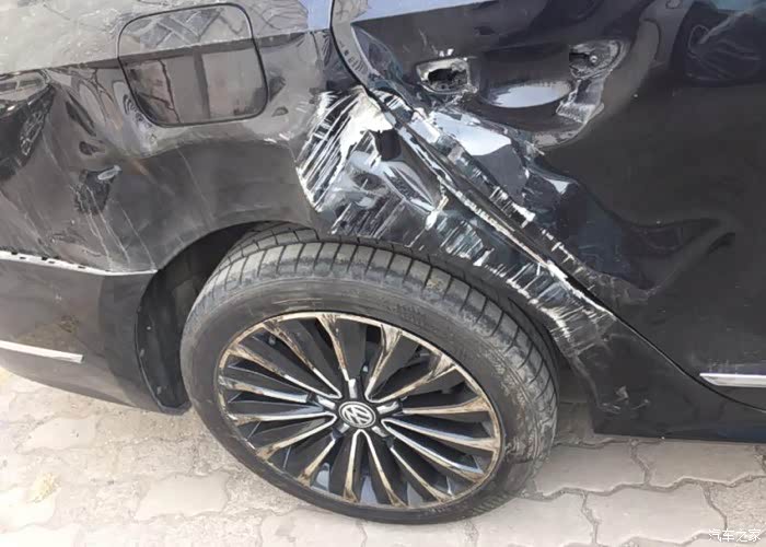 帕萨特事故凌乱中