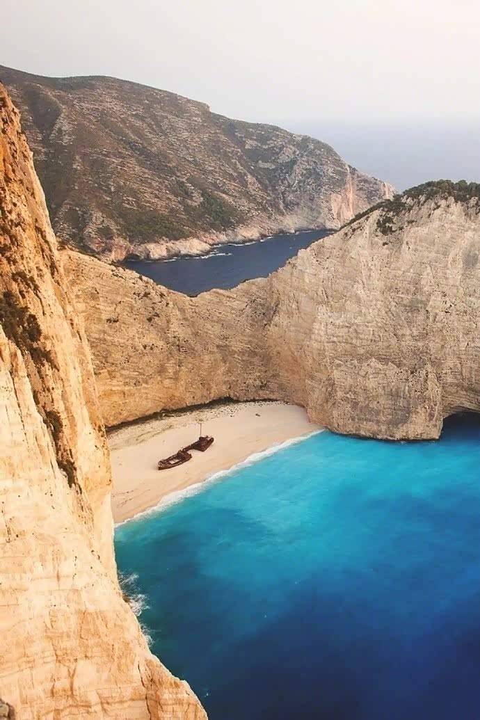 希腊扎金索斯群岛的navagio海滩