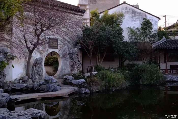 园南为住宅区,体现典型江南区传统民居多进格局.