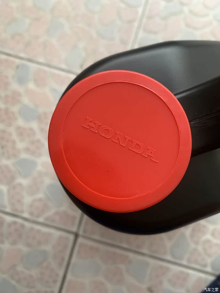 大神们鉴别一下我的本田黑桶机油