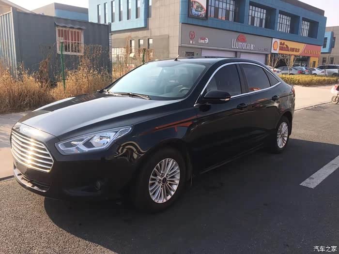 突然发现福睿斯黑色比白色好看太多