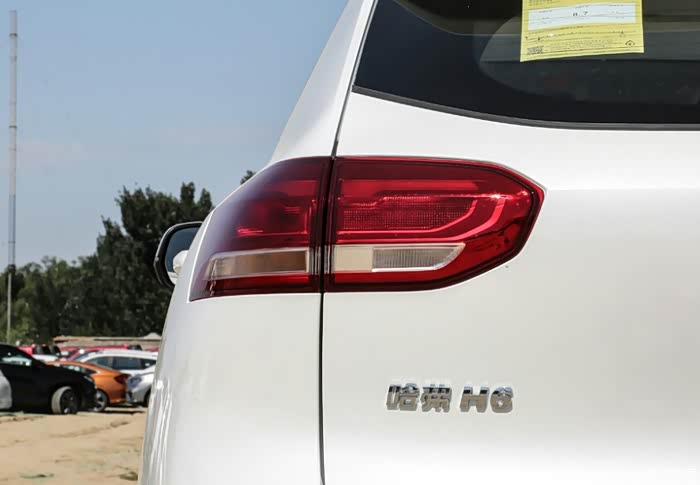 哈弗h6的尾灯漂亮线条流畅安全监控效果图出驾乘舒适