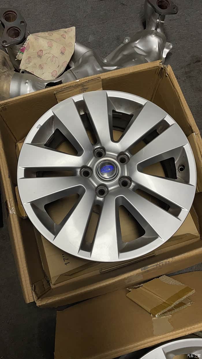 出15款傲虎17寸轮毂2个