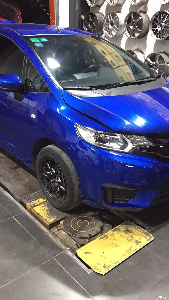 【图】谁有蓝色飞度换轮毂的图片_飞度论坛_汽车之家论坛