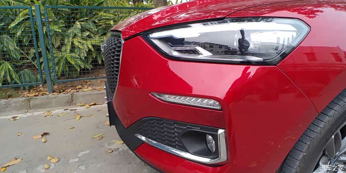 喜欢上海车展秀出的长城炮皮卡也喜欢胯下的这只f5大红鹰