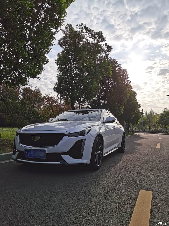 秋天唯美的相遇---凯迪拉克ct5铂金运动版小白提车心得