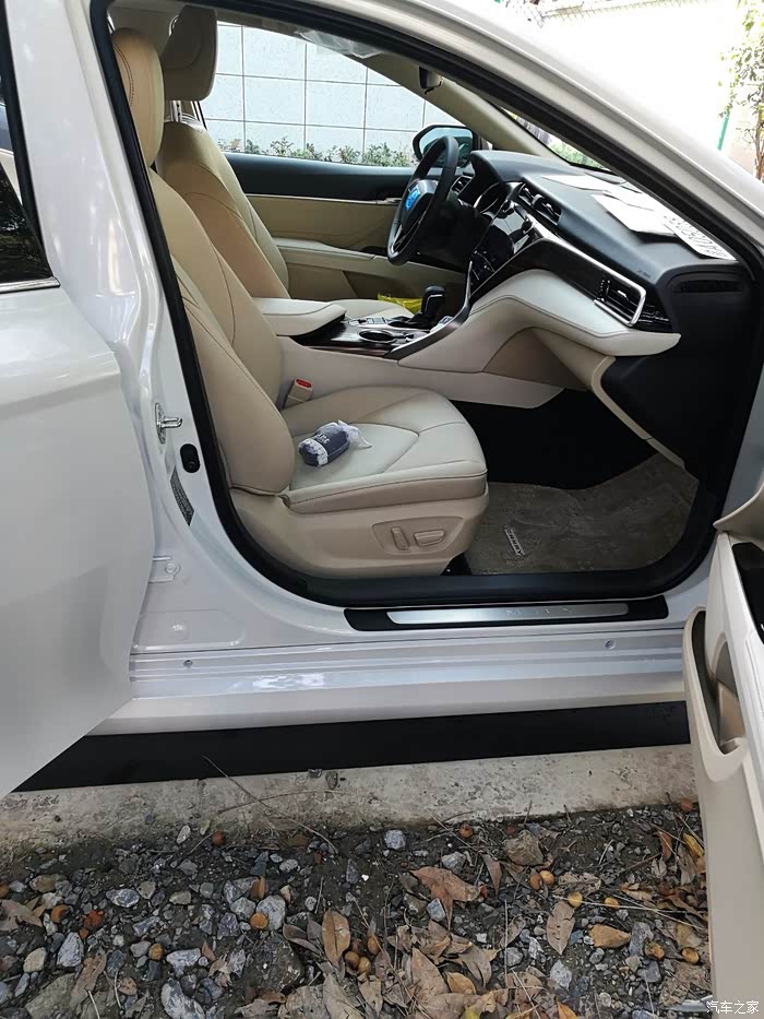 【图】哪位买的有20豪华米色内饰照片_凯美瑞论坛_汽车之家论坛